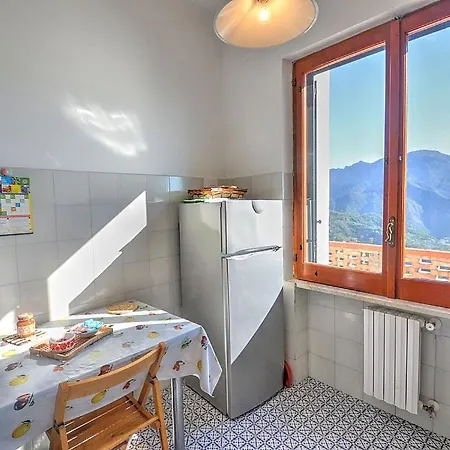 Sleeps 4 Pool Air Con Wifi Apartment