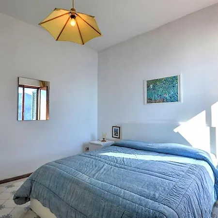 Sleeps 4 Pool Air Con Wifi Apartment