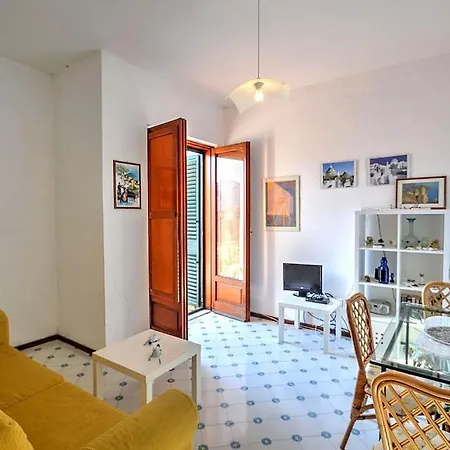 Sleeps 4 Pool Air Con Wifi