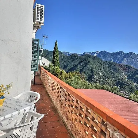 Sleeps 4 Pool Air Con Wifi